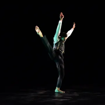 Dancer on stage. 